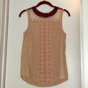 Sleeveless dress shirt